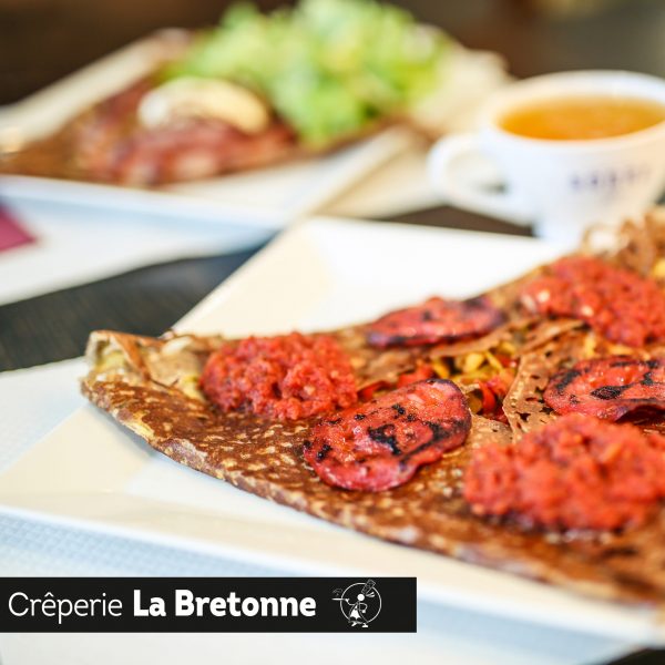 Galette avec Chorizo et tomates Crêperie La-Bretonne.com